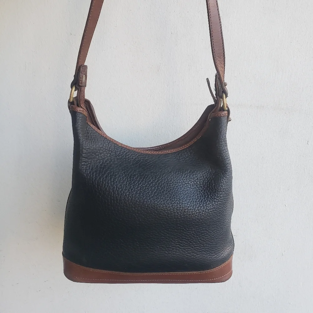 Vtg Dooney & Bourke All Weather Pebble Leather Black Small Hobo Shoulder bag